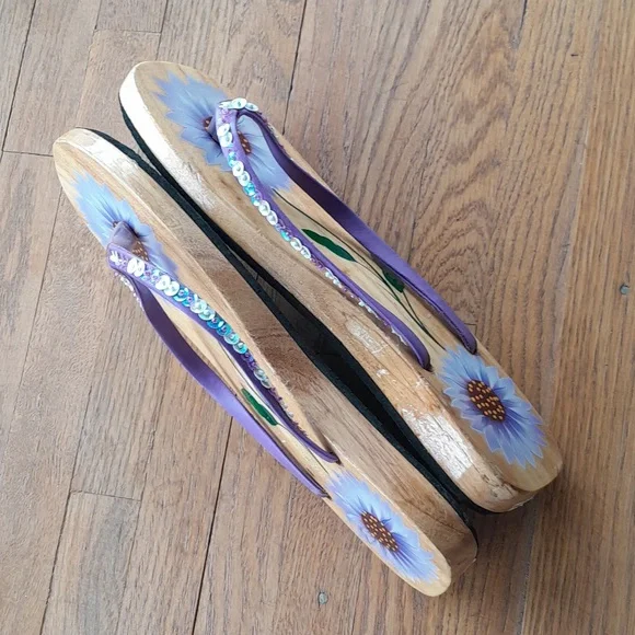 Vintage Hand Painted Flip Flops Sandals - Picture 5 of 7